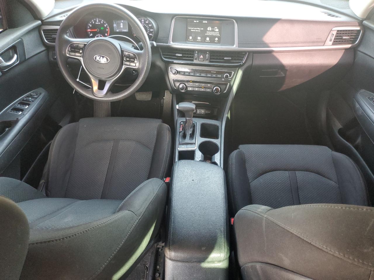 5XXGT4L39JG264823 2018 Kia Optima Lx