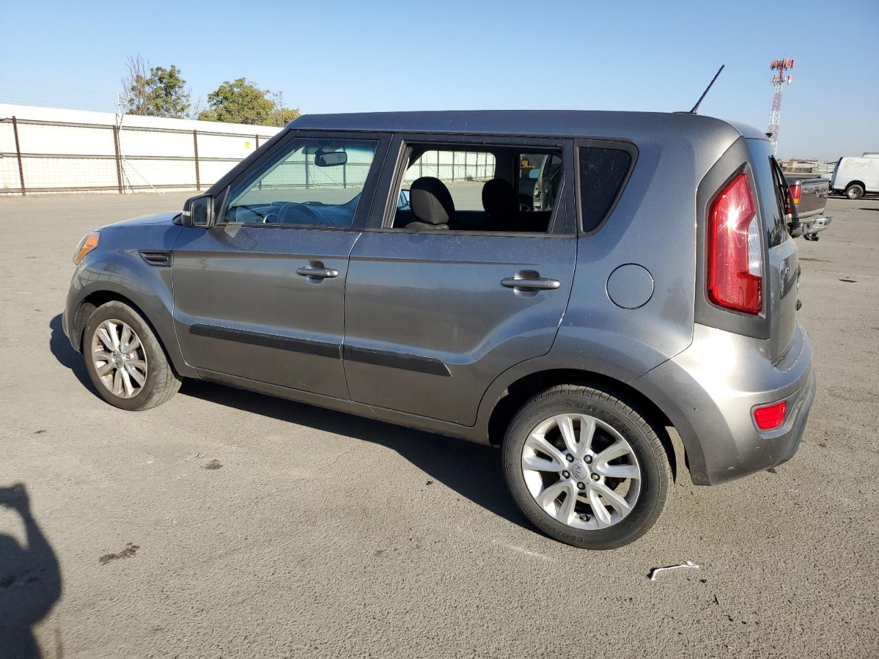 VIN KNDJT2A68D7482076 2013 KIA SOUL no.2