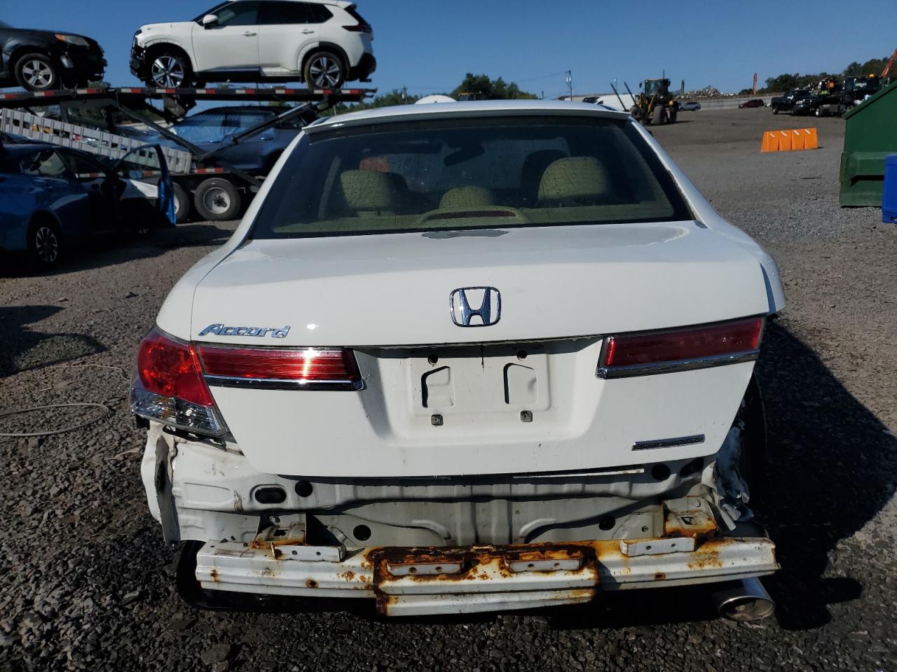 2011 Honda Accord Se VIN: 1HGCP2F69BA040186 Lot: 70138394