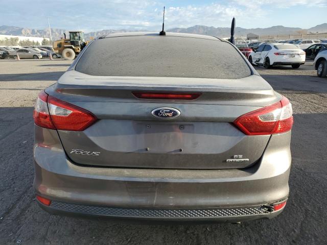 Sedans FORD FOCUS 2013 Silver