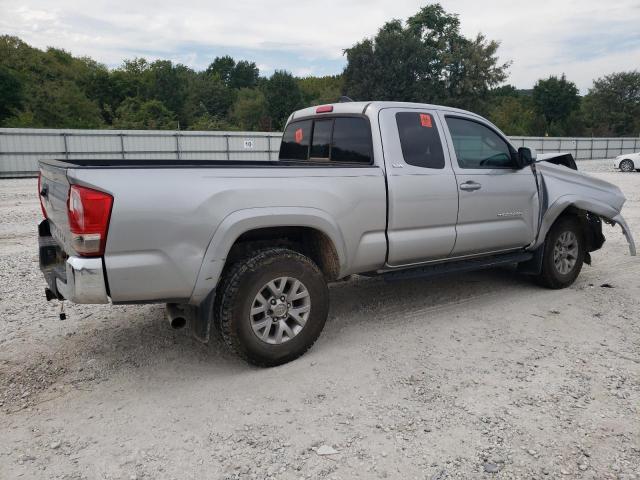 Pickups TOYOTA TACOMA 2016 Srebrny