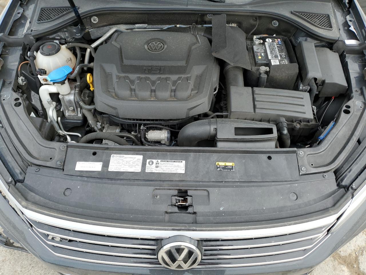 1VWAA7A37JC000688 2018 Volkswagen Passat S