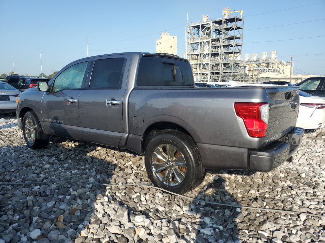2018 Nissan Titan - Image 2