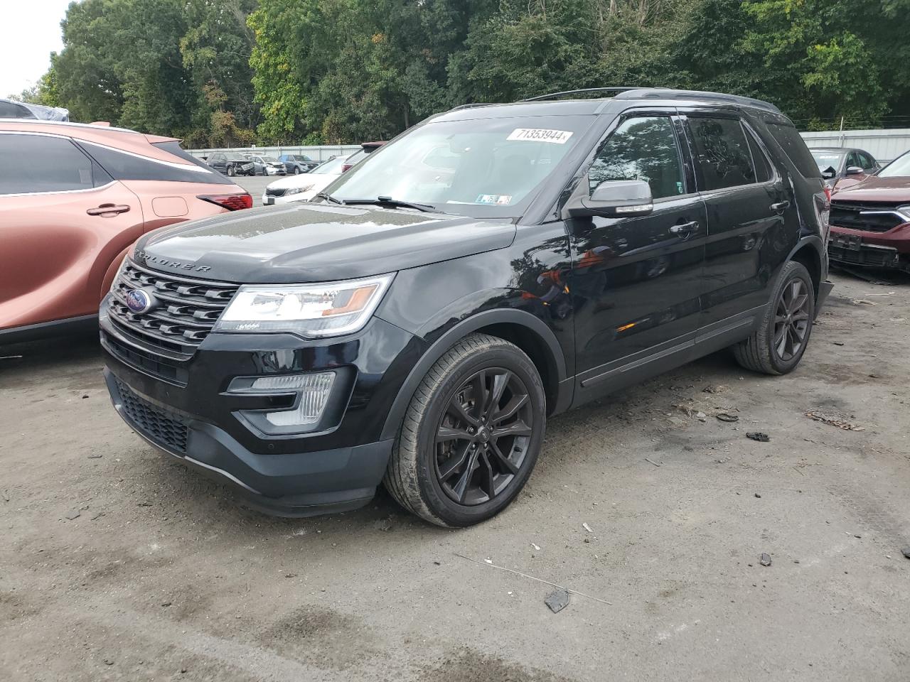 1FM5K8D81HGB85804 2017 FORD EXPLORER - Image 1