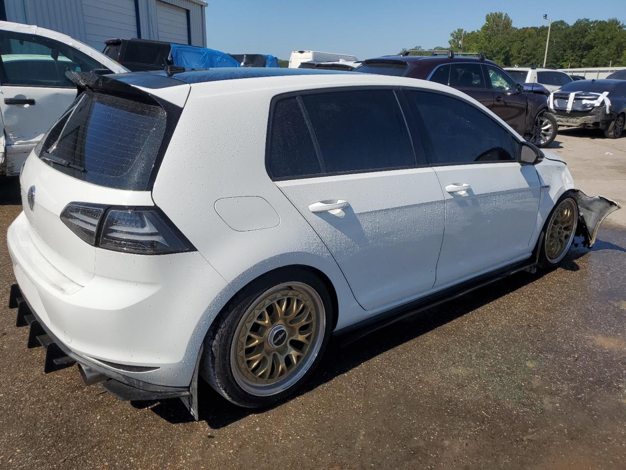 VIN 3VW5T7AU7GM047943 2016 VOLKSWAGEN GTI no.3