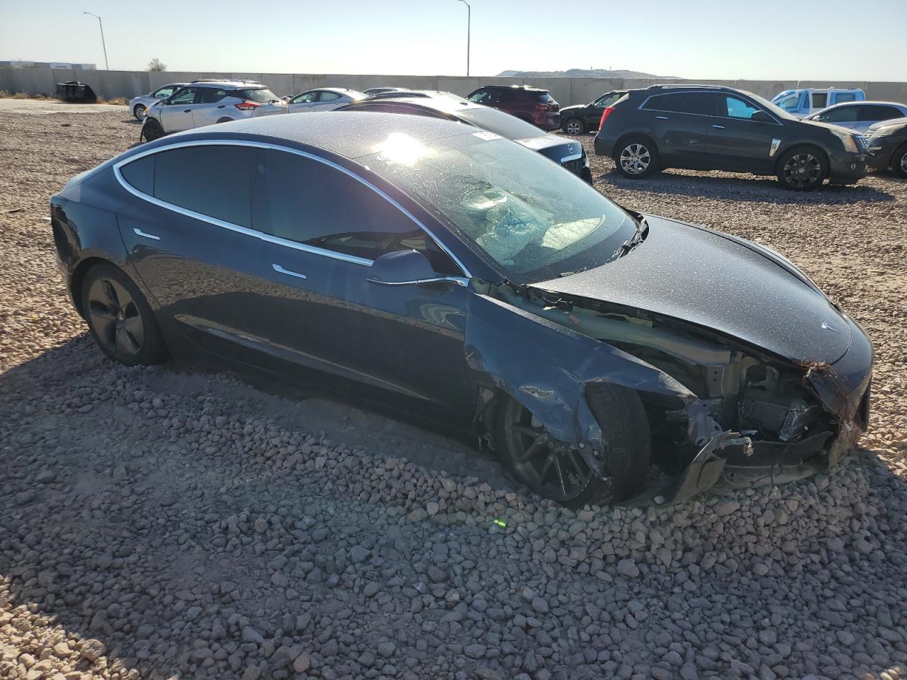 5YJ3E1EB2JF113899 2018 Tesla Model 3