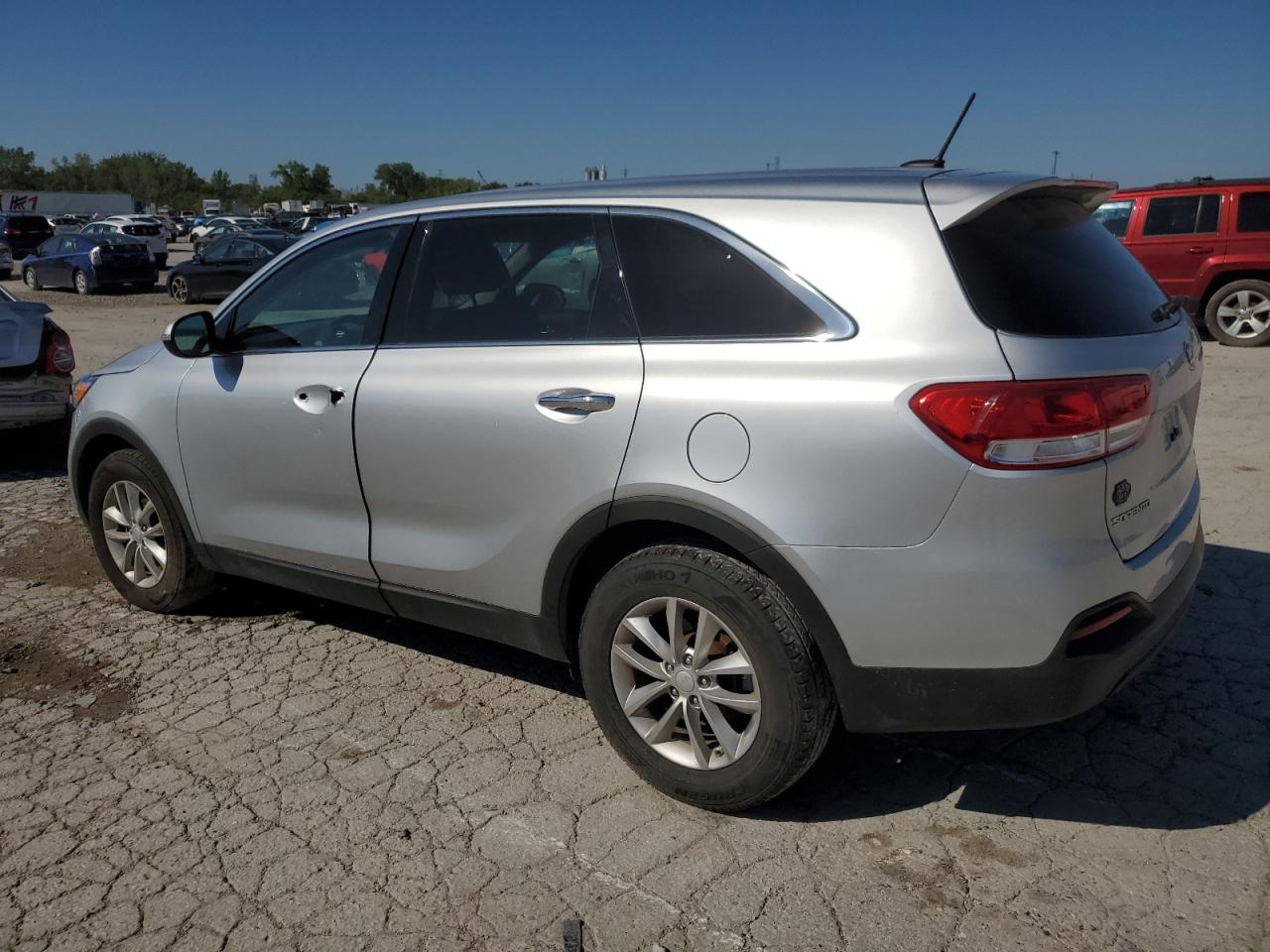 VIN 5XYPG4A35JG398876 2018 KIA SORENTO no.2