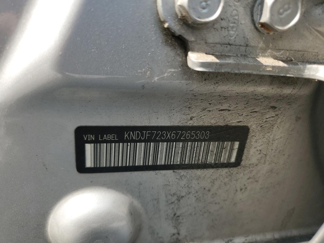 KNDJF723X67265303 2006 Kia New Sportage