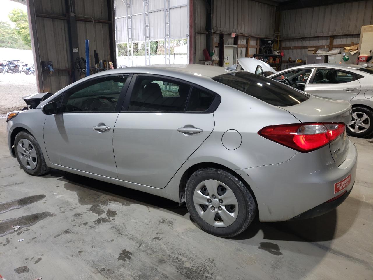 2016 Kia Forte - Image 2