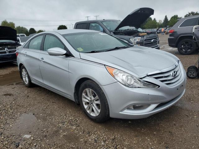  HYUNDAI SONATA 2013 Серебристый