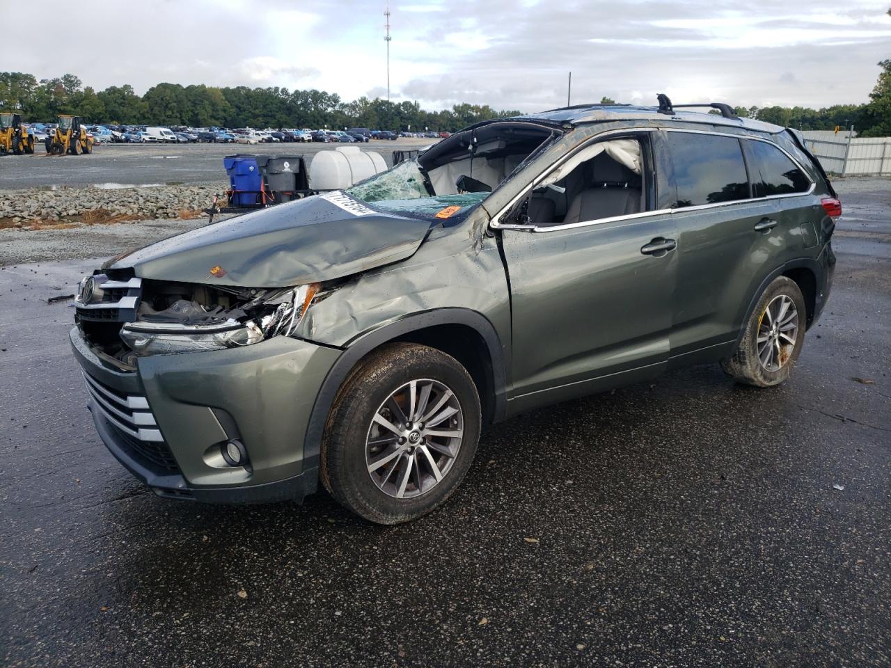 5TDKZRFH7JS236370 2018 TOYOTA HIGHLANDER - Image 1