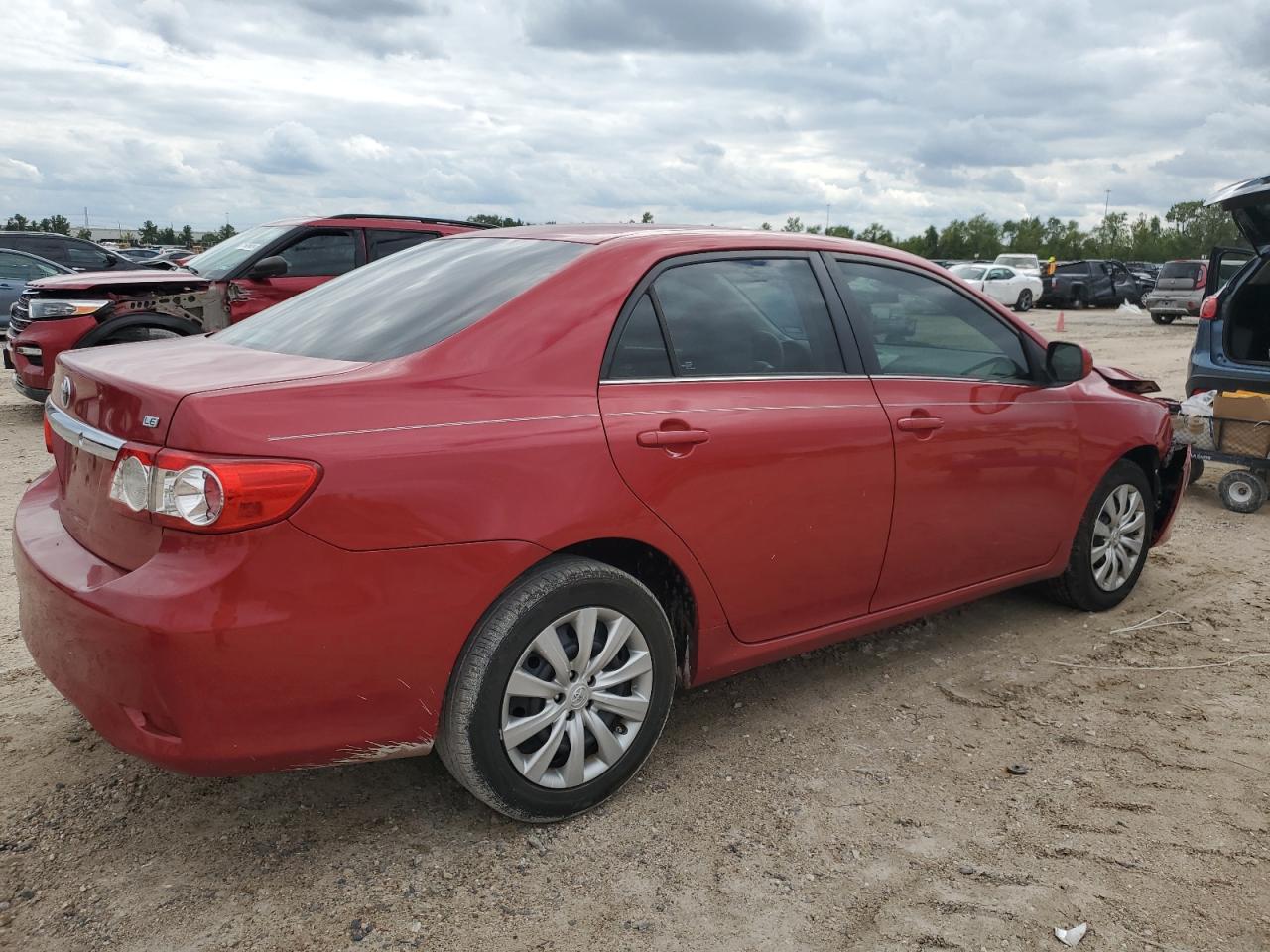 VIN 5YFBU4EE5DP188700 2013 TOYOTA COROLLA no.3