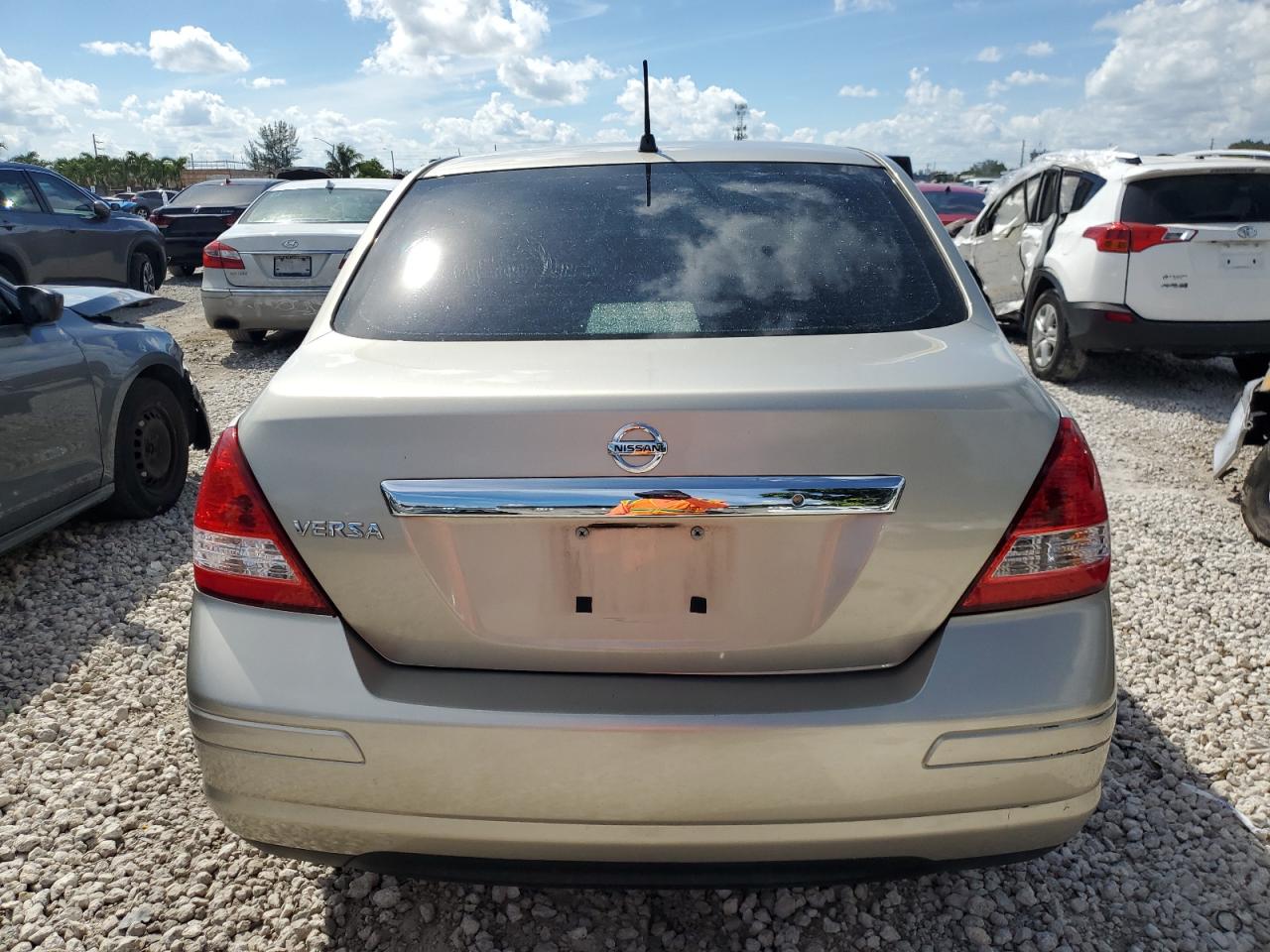 2009 Nissan Versa S VIN: 3N1BC11E09L390004 Lot: 72068964