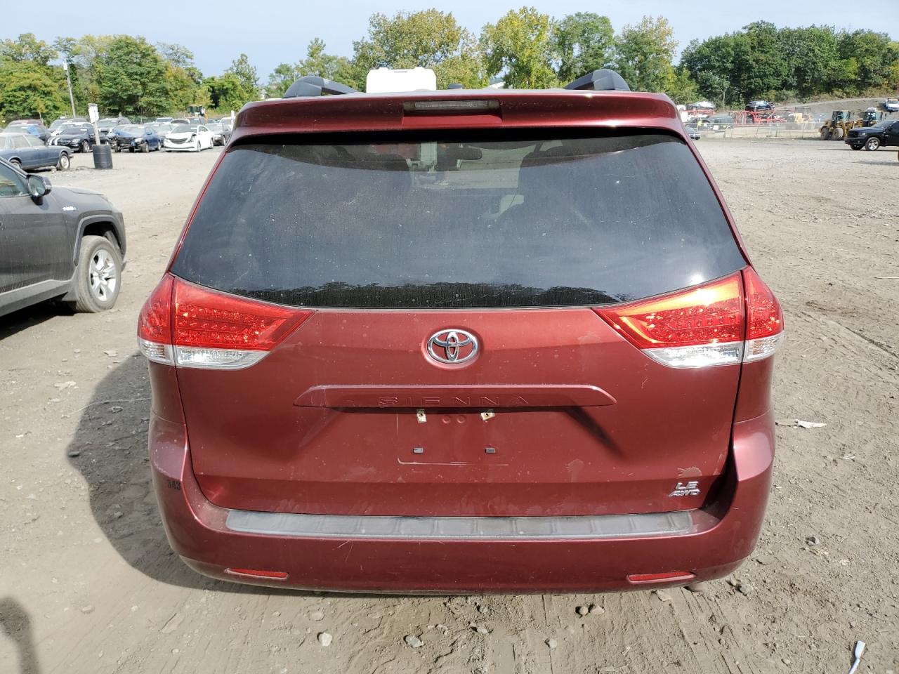 5TDJK3DCXDS051240 2013 Toyota Sienna Le