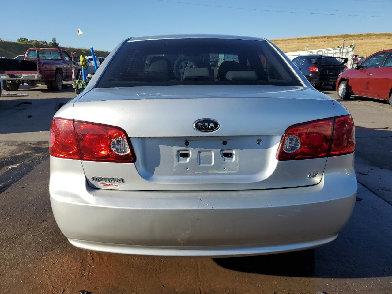 2007 Kia Optima Lx VIN: KNAGE123175142025 Lot: 72644664