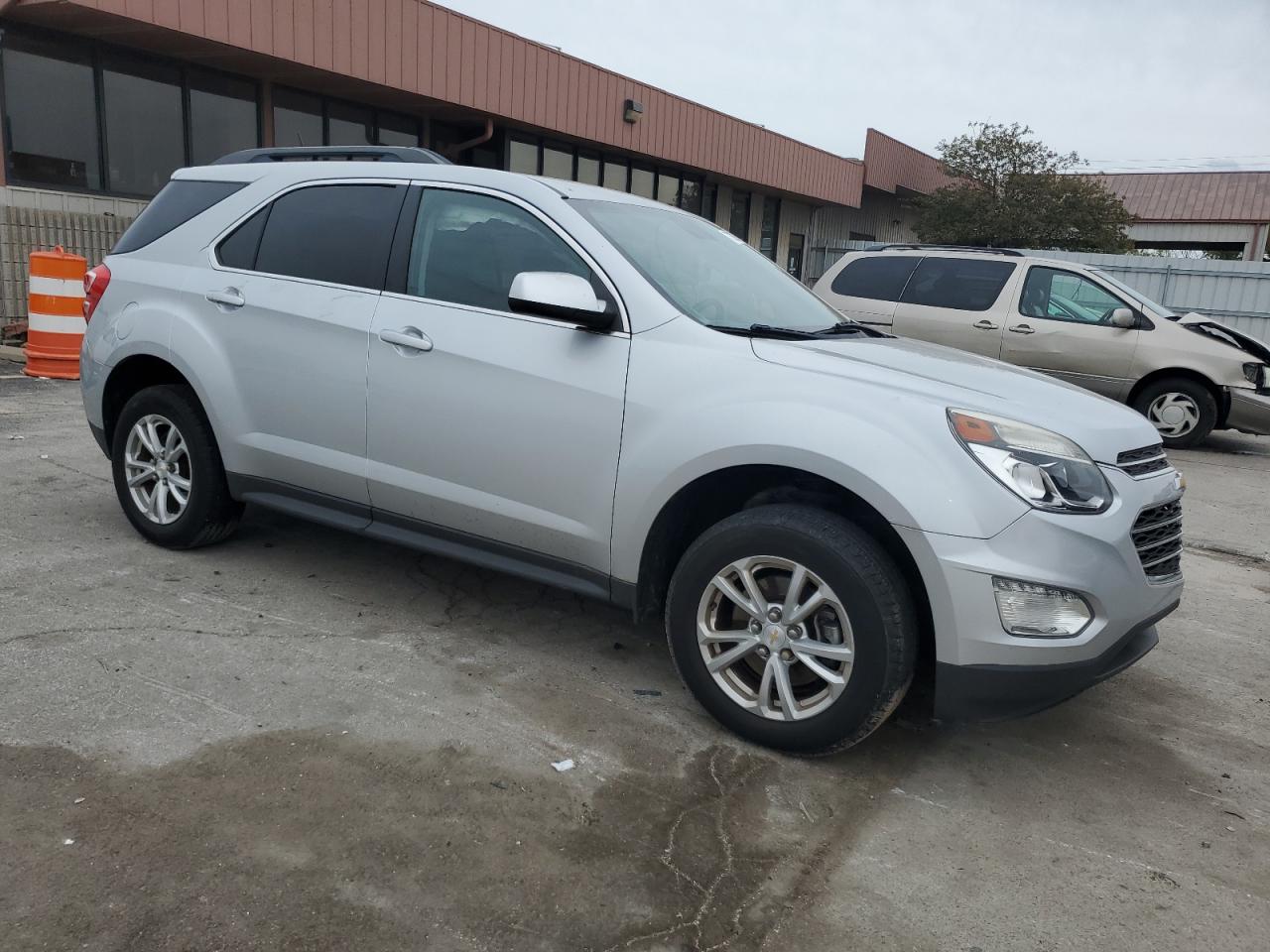 2016 Chevrolet Equinox - Image 4