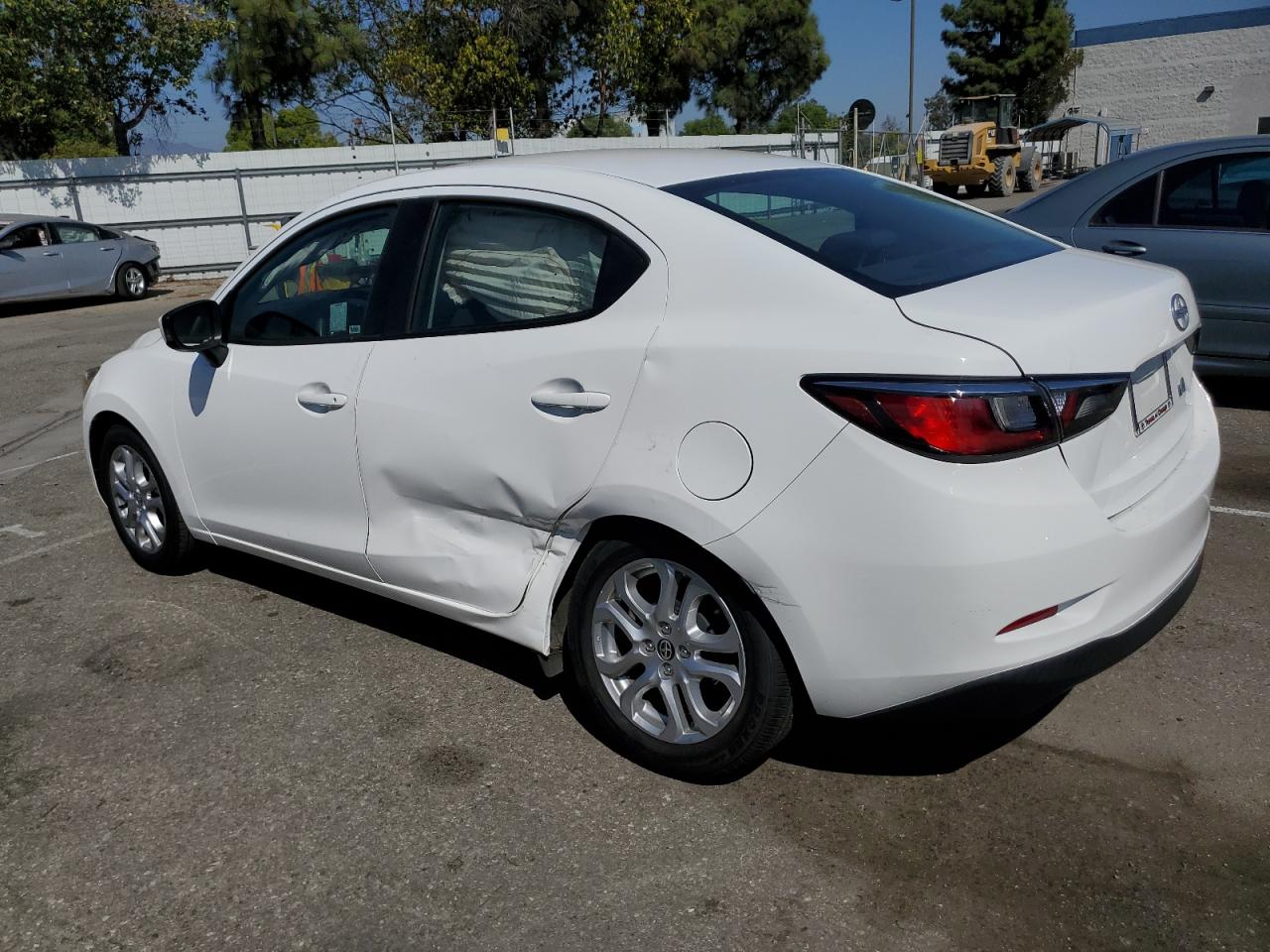 VIN 3MYDLBZV7GY112587 2016 TOYOTA SCION no.2