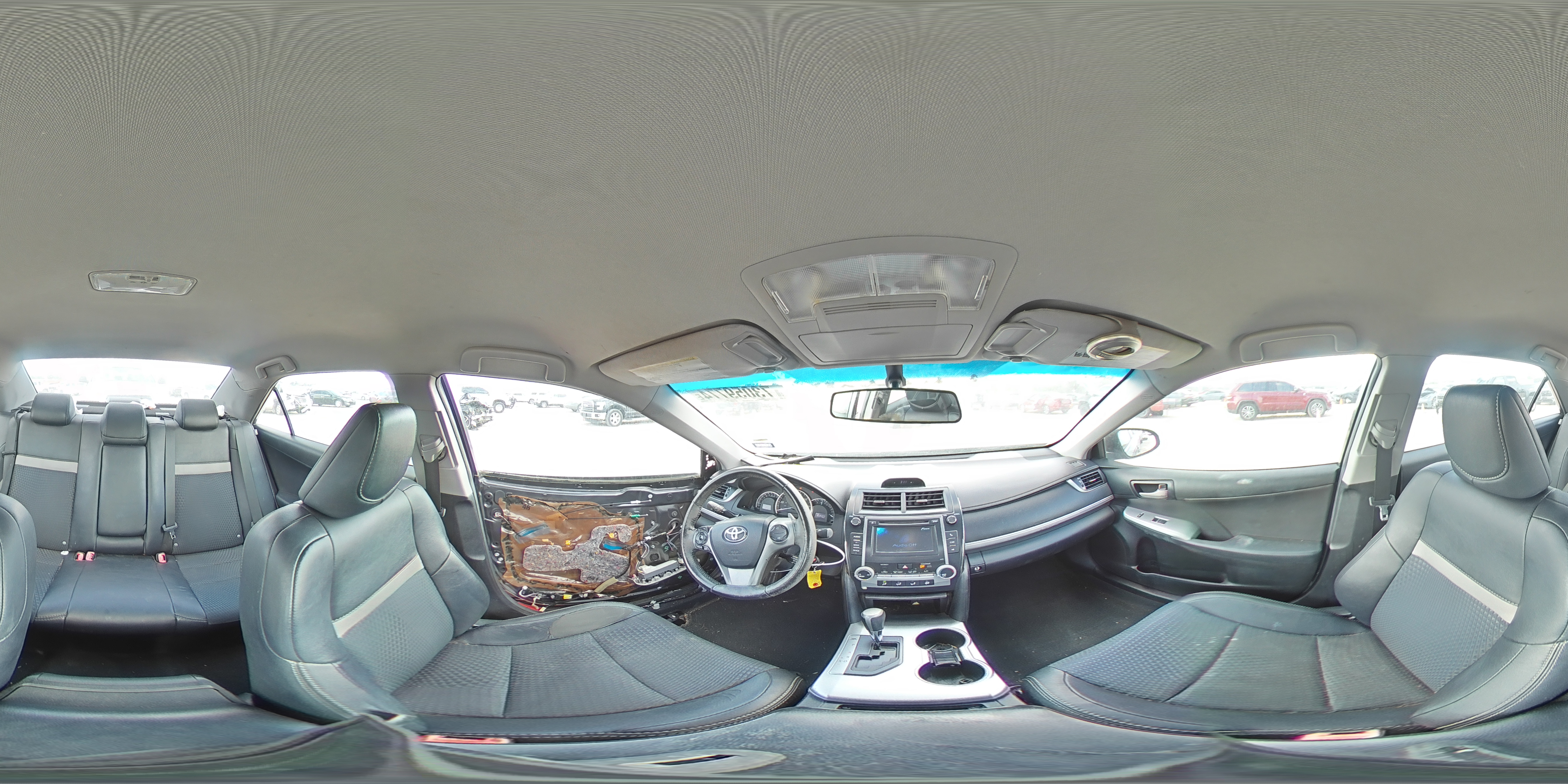 2013 Toyota Camry - Image 12