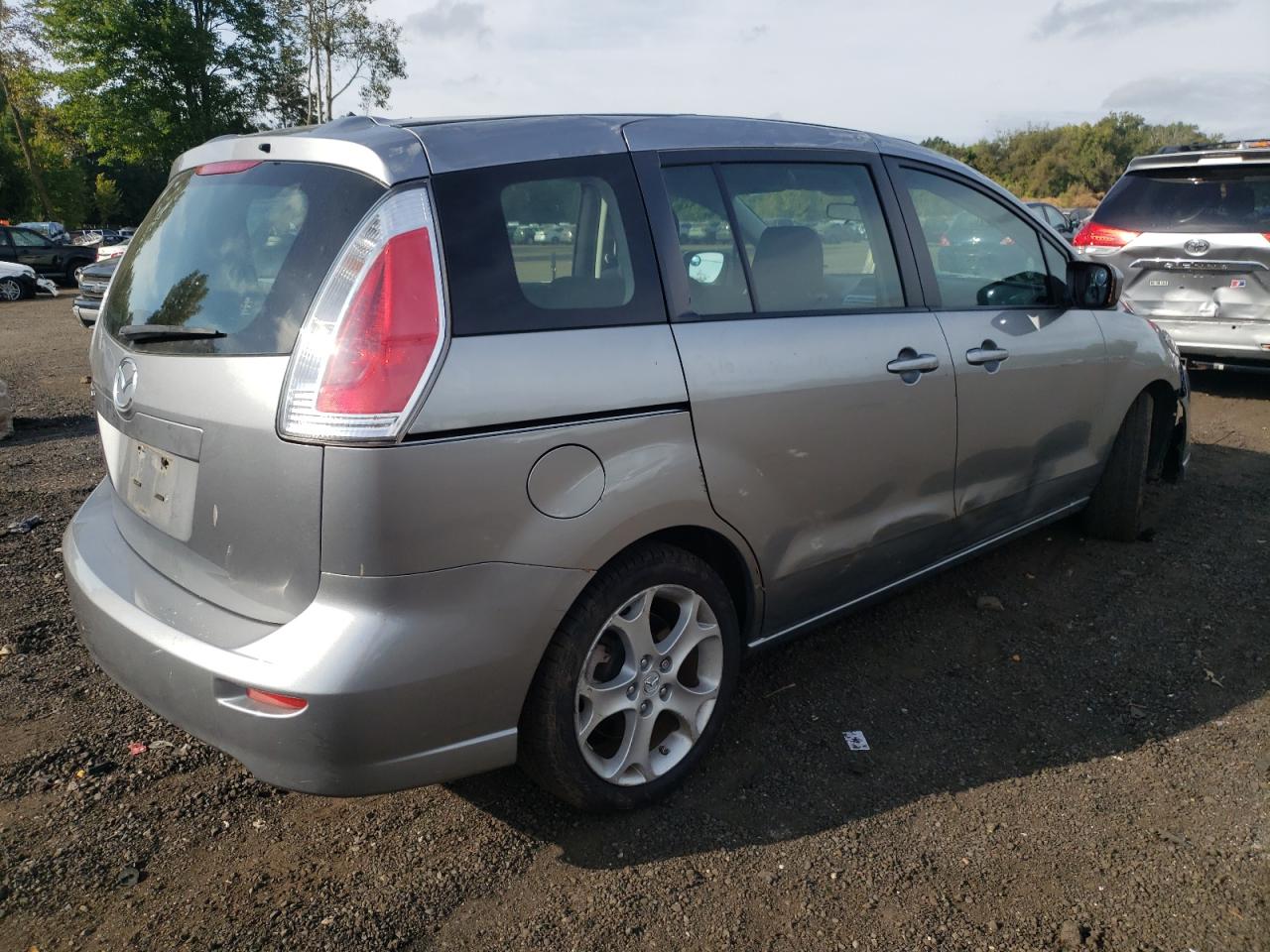 2010 Mazda 5 - Image 3