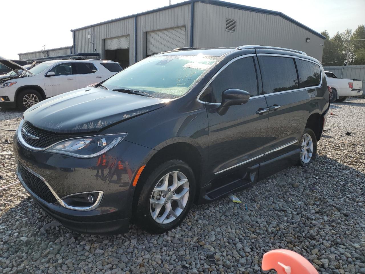 2C4RC1EG2KR714022 2019 CHRYSLER PACIFICA - Image 1