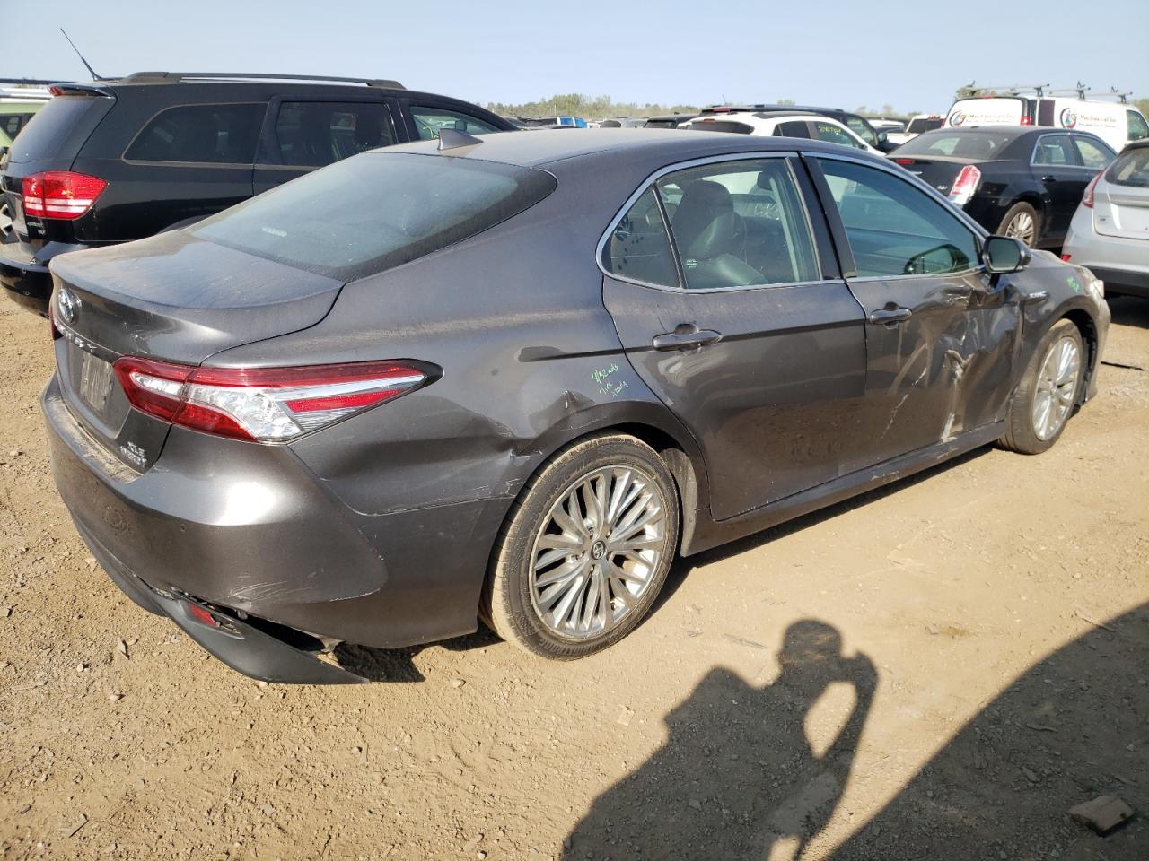 VIN 4T1B21HK6KU511587 2019 TOYOTA CAMRY no.3