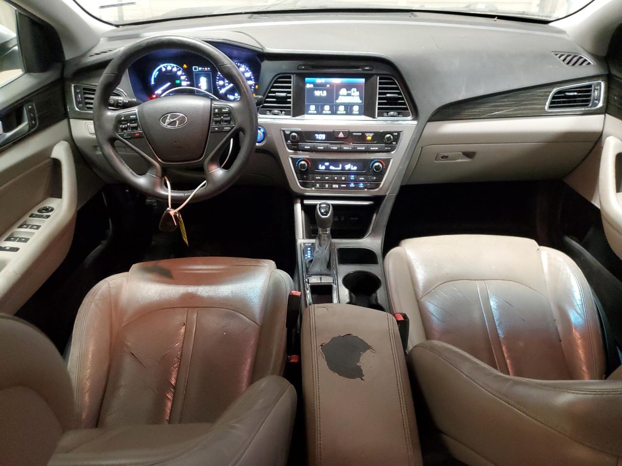 2017 Hyundai Sonata Hybrid VIN: KMHE34L15HA048006 Lot: 69826364