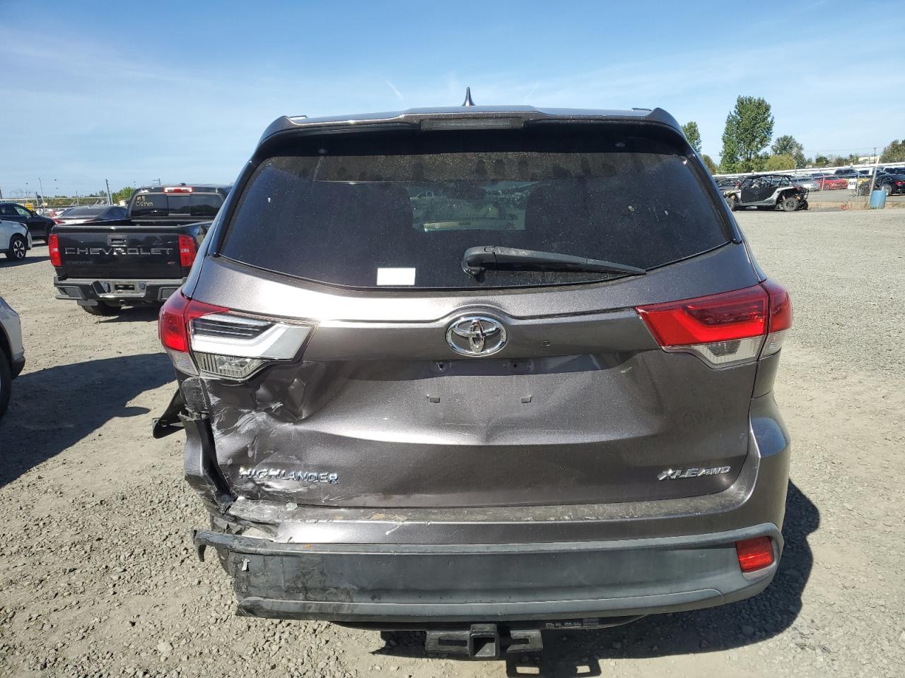 5TDJZRFH9KS573104 2019 Toyota Highlander Se