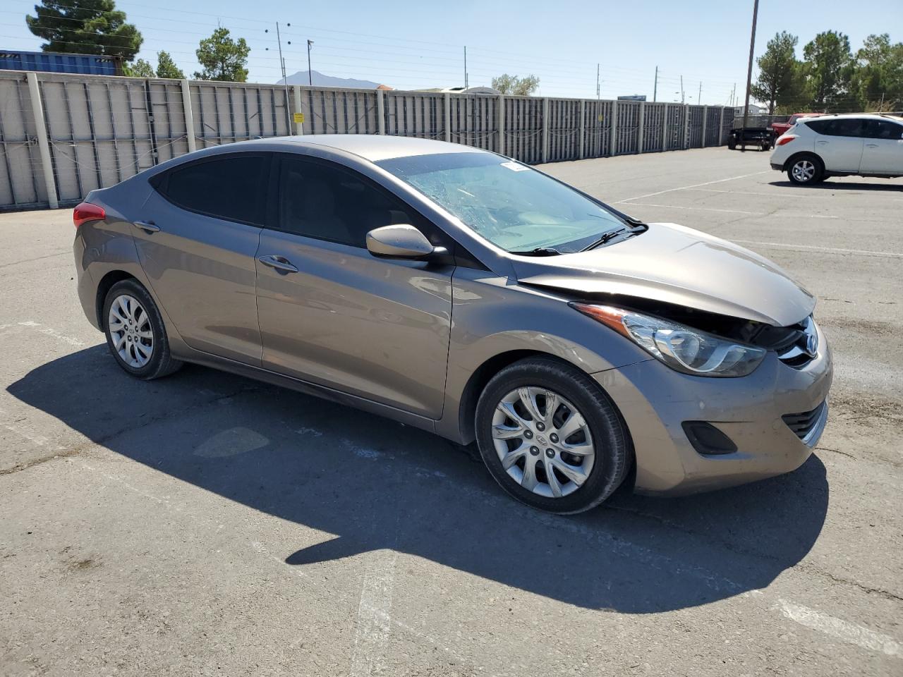 2013 Hyundai Elantra - Image 4