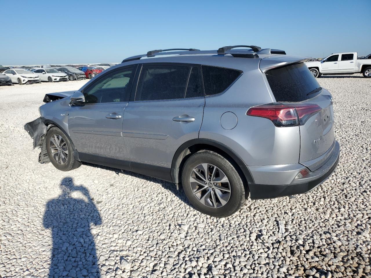 JTMRJREV0HD152927 2017 TOYOTA RAV 4 - Image 2