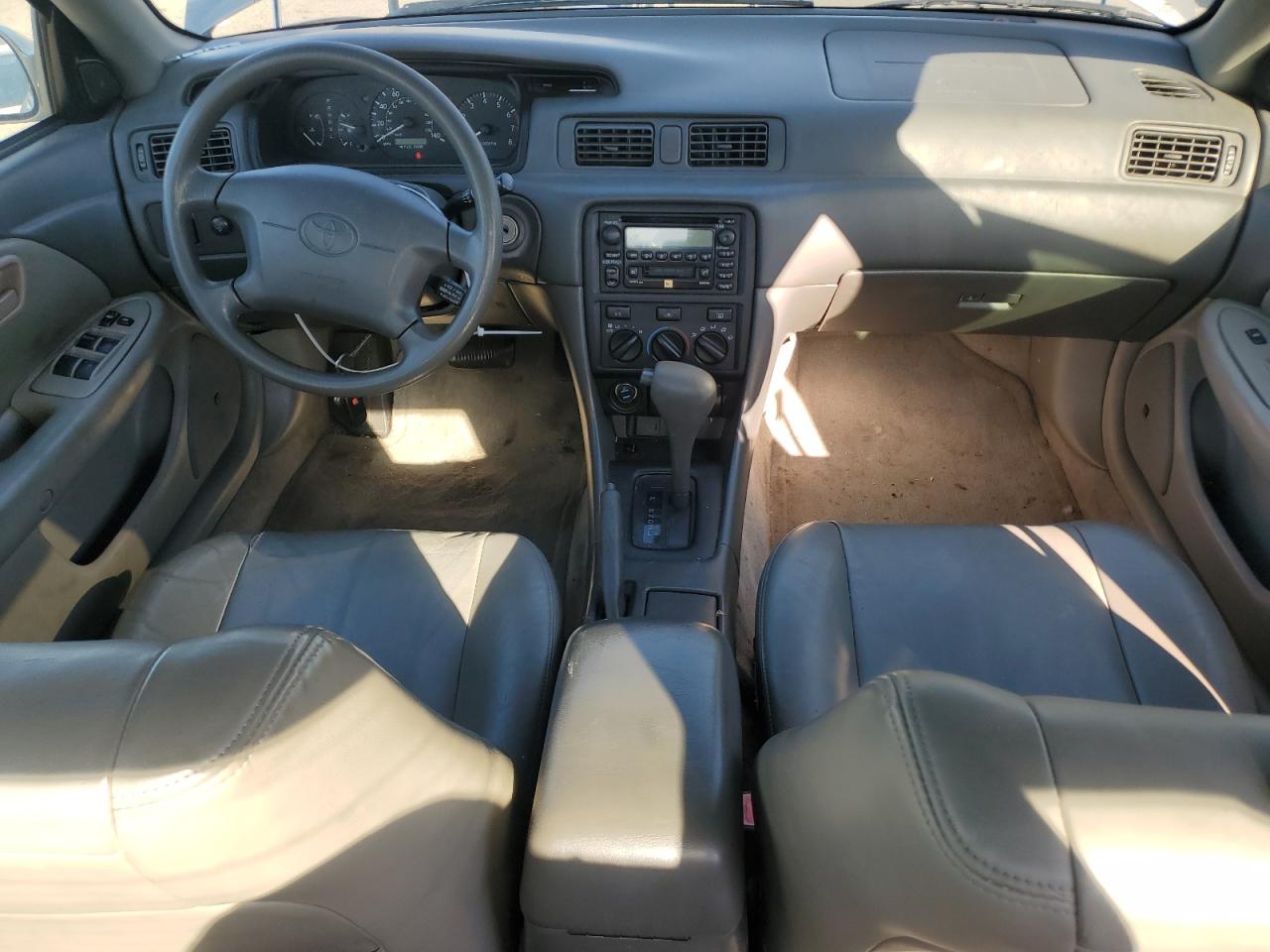 4T1BF22K81U123424 2001 Toyota Camry Le