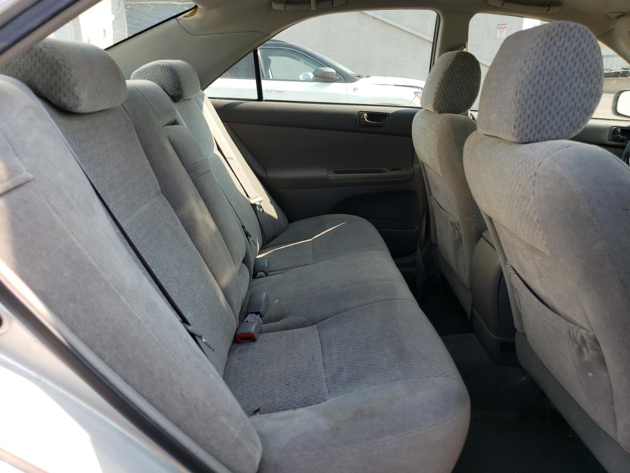 2004 Toyota Camry - Image 10