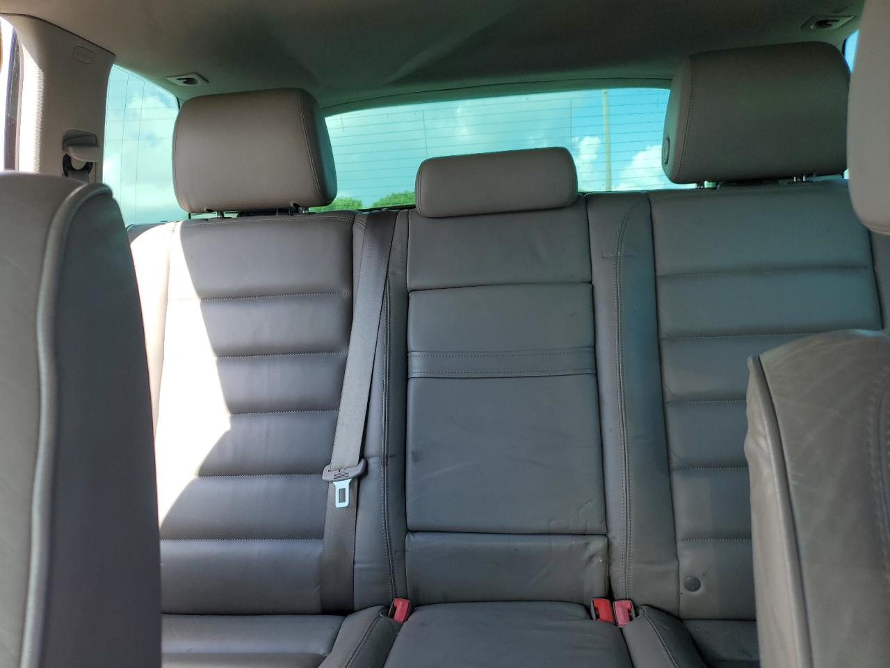 2004 Volkswagen Touareg 4.2 VIN: WVGCM67L54D003295 Lot: 70683444