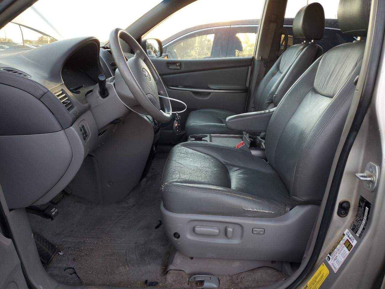 5TDBK23CX7S008277 2007 Toyota Sienna Le