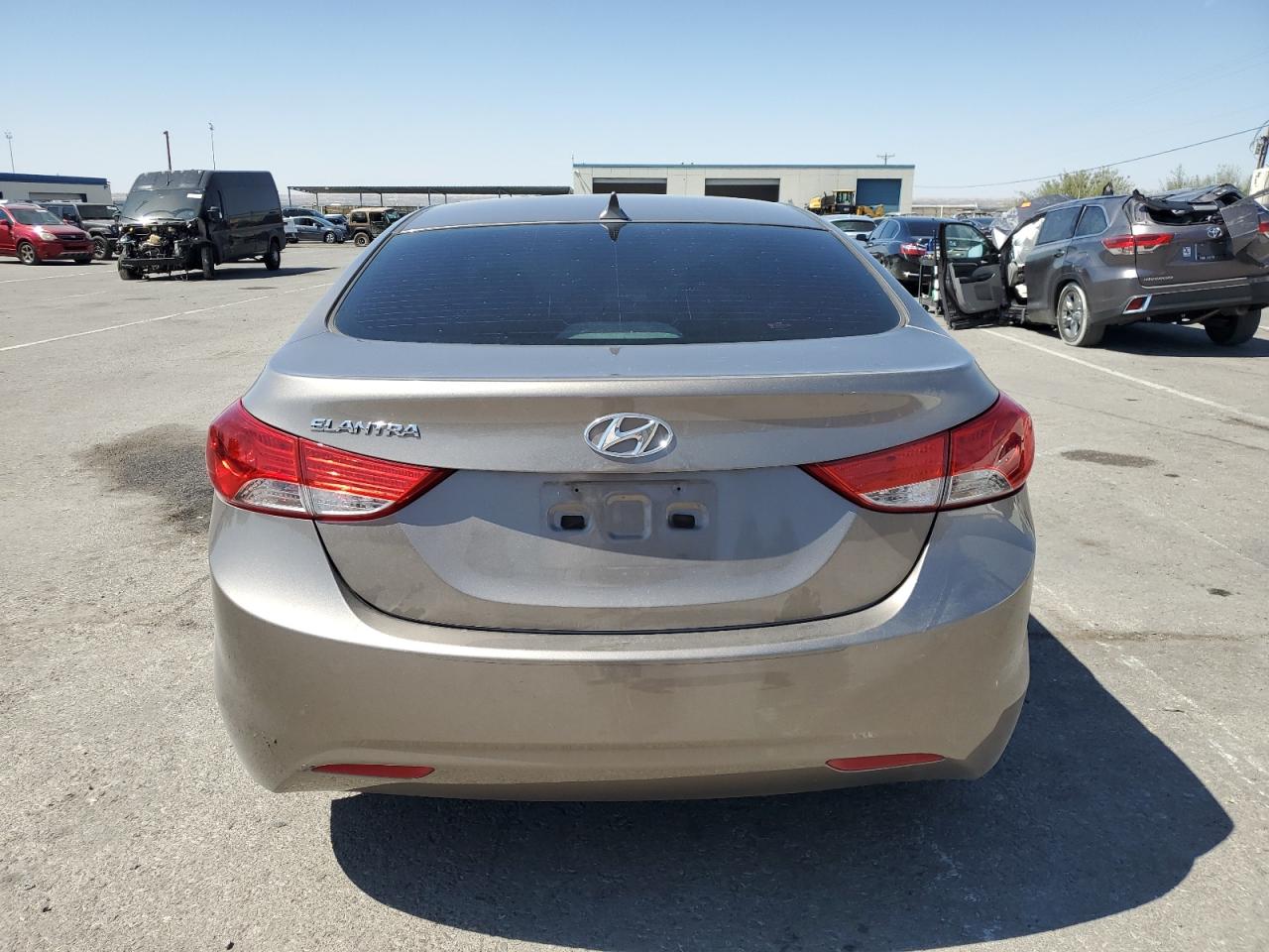 2013 Hyundai Elantra - Image 6