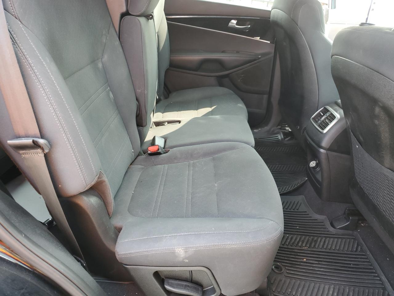 2019 Kia Sorento - Image 11