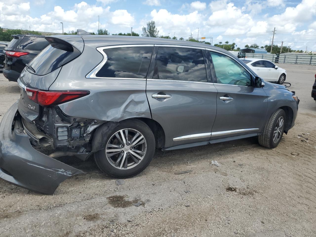 2020 Infiniti QX60 - Image 3