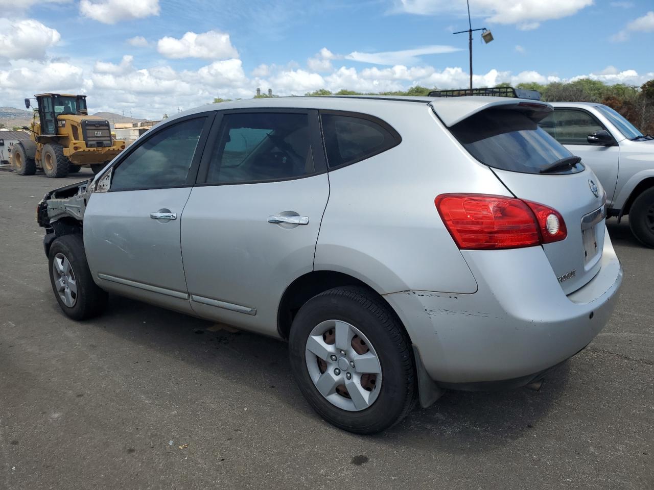 2011 Nissan Rogue - Image 2