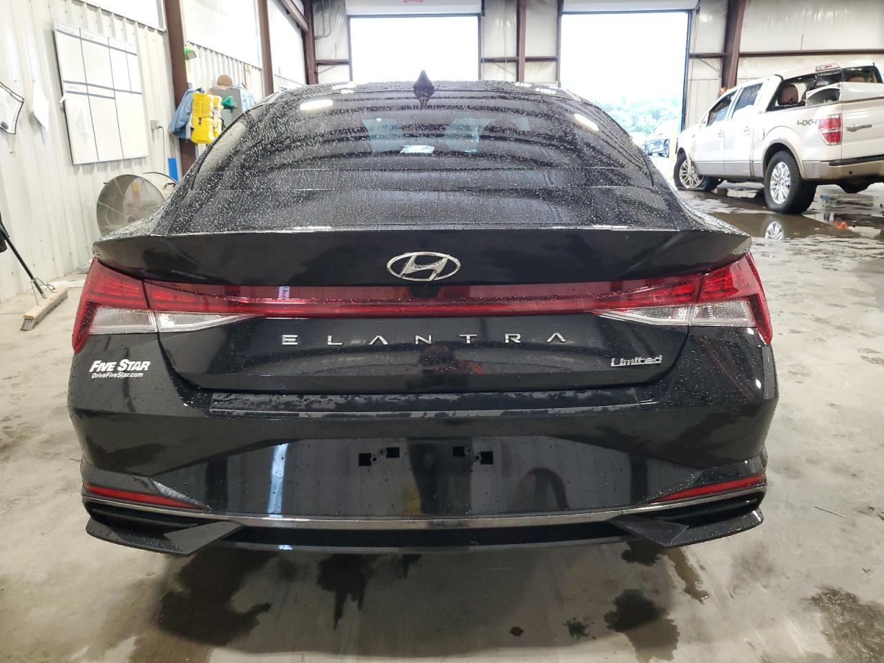 2023 Hyundai Elantra - Image 6