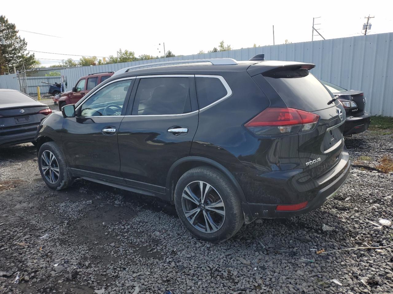 JN8AT2MV3KW397446 2019 NISSAN ROGUE - Image 2