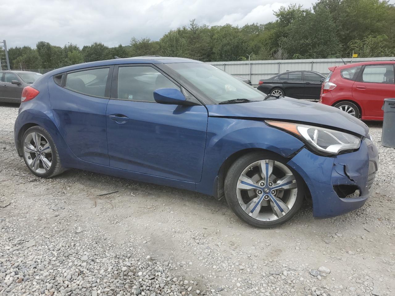 2016 Hyundai Veloster - Image 4