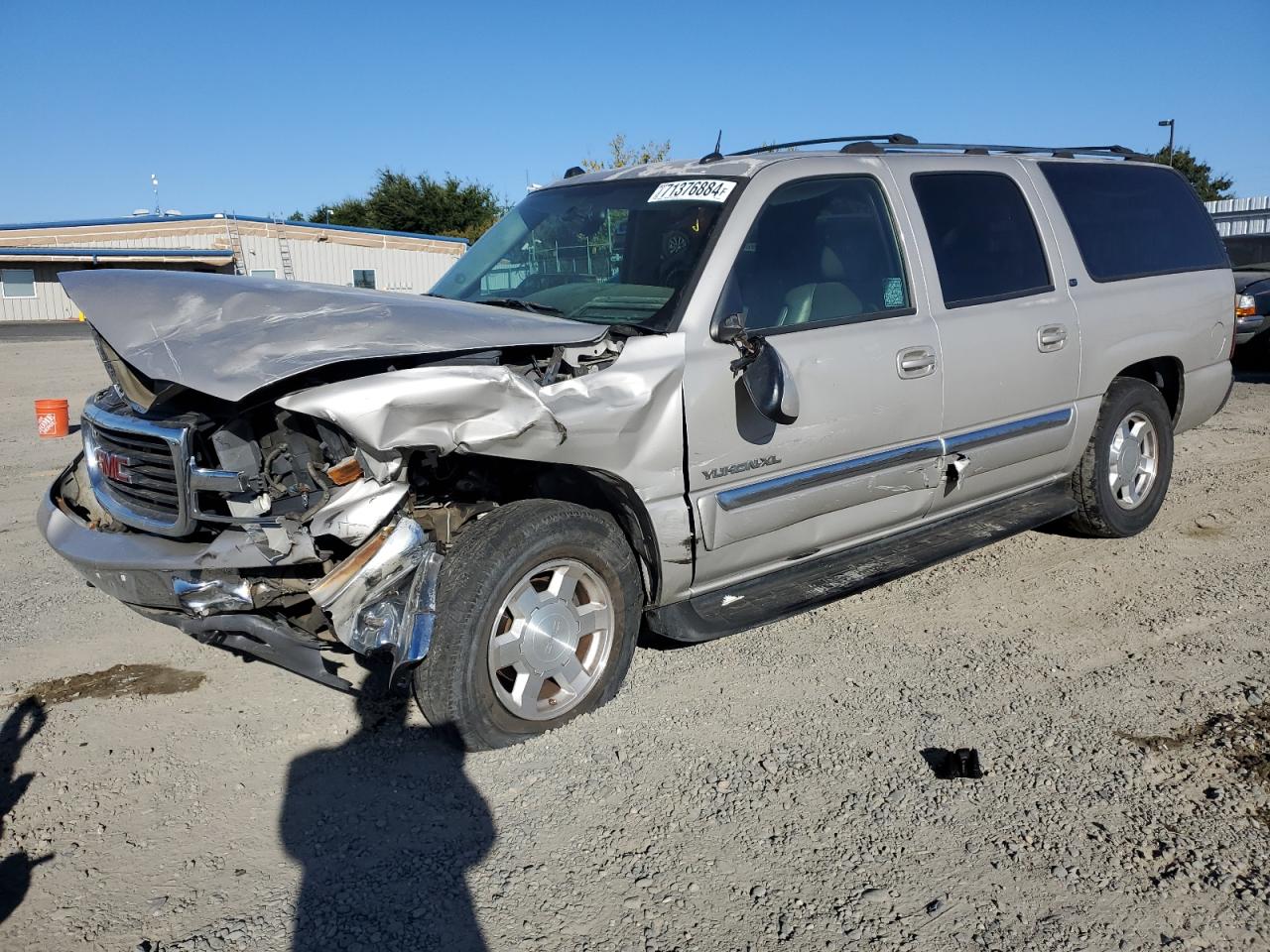 2004 GMC Yukon - Image 1