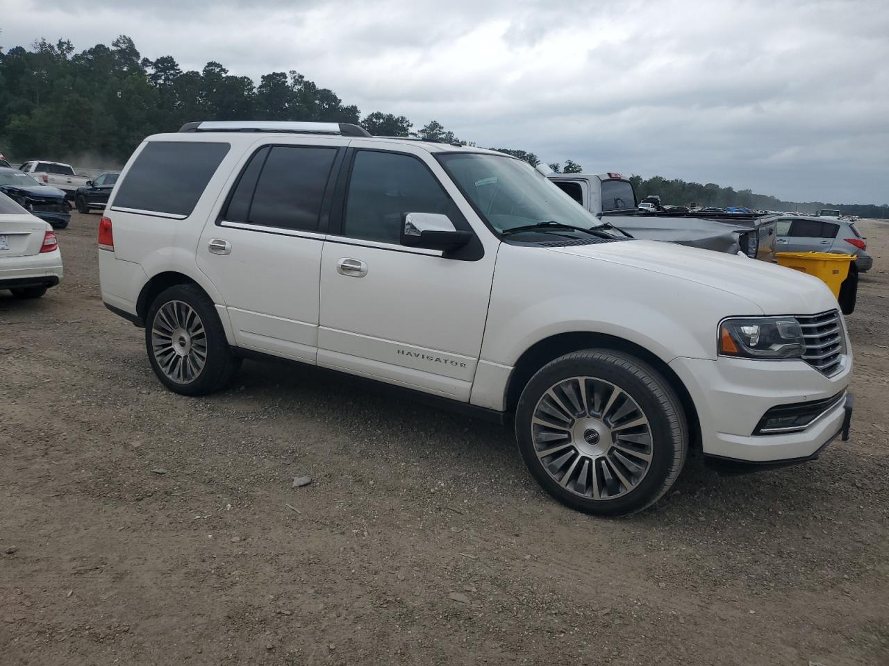 2015 Lincoln Navigator VIN: 5LMJJ2HT4FEJ11957 Lot: 70202204