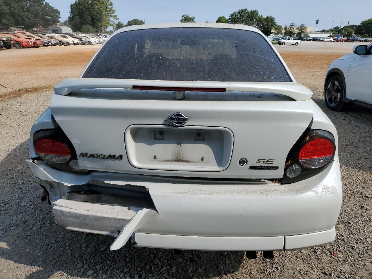 JN1CA31D01T613946 2001 Nissan Maxima Gxe