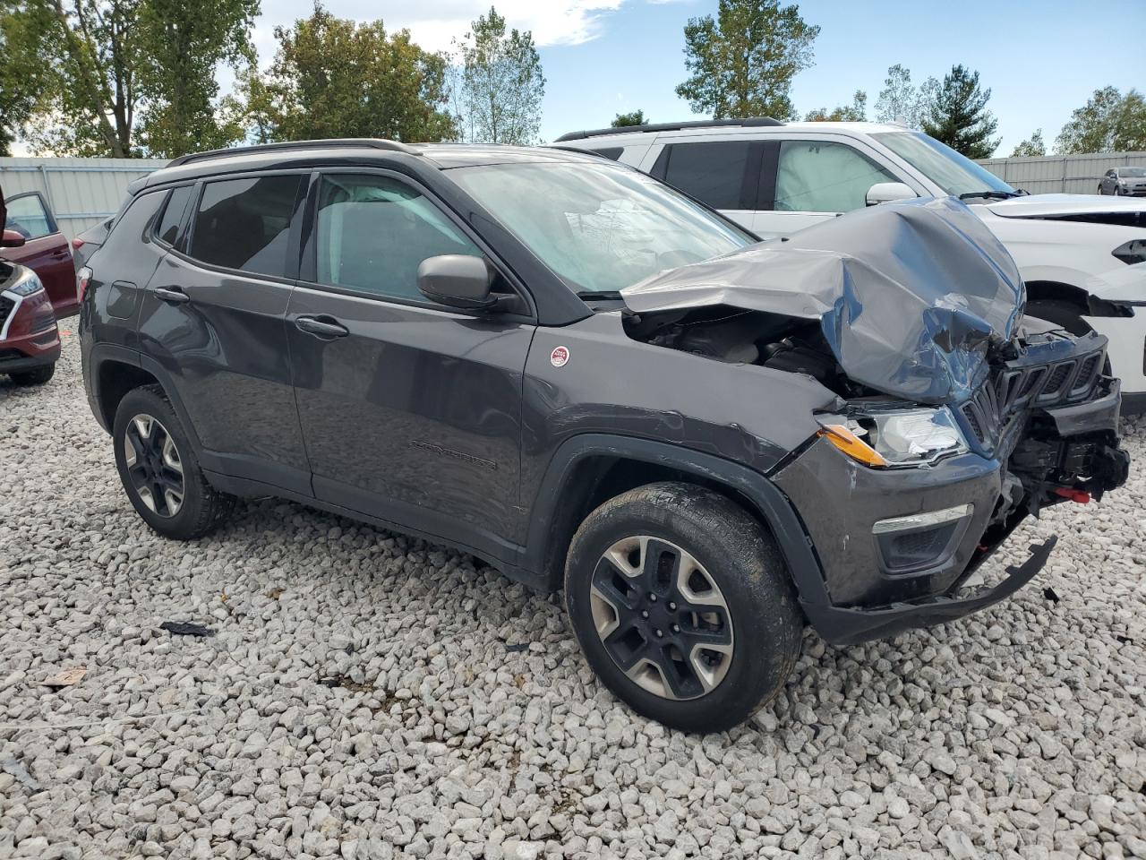 VIN 3C4NJDDB2JT265111 2018 JEEP COMPASS no.4