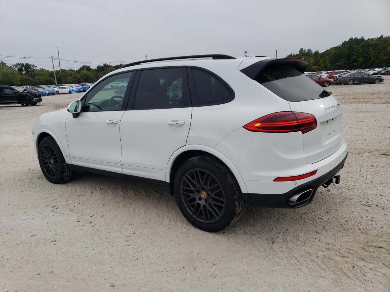 2017 Porsche Cayenne VIN: WP1AA2A25HKA82142 Lot: 71612574