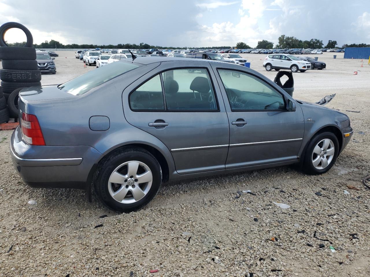 2005 Volkswagen Jetta - Image 3