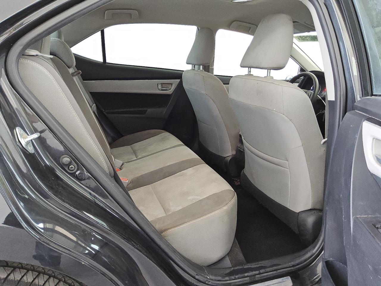 2017 Toyota Corolla L VIN: 2T1BURHE8HC815615 Lot: 70221644