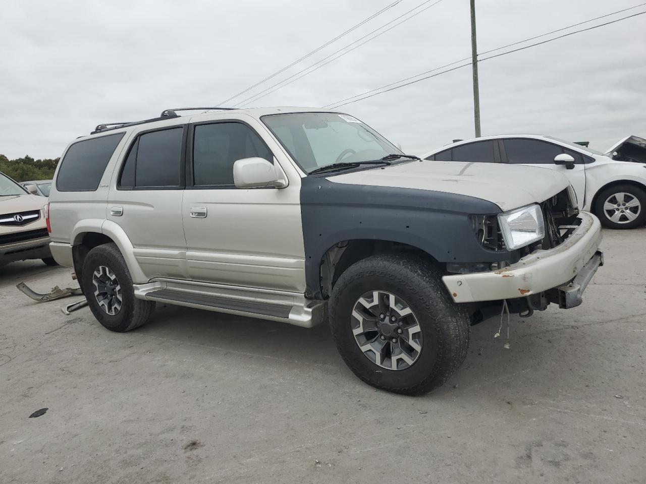 2000 Toyota 4Runner - Image 4