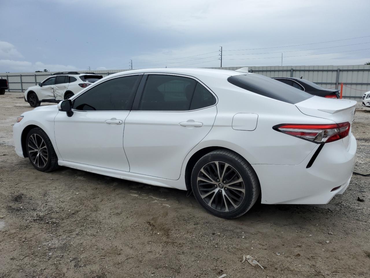 4T1B11HK8KU254595 2019 TOYOTA CAMRY - Image 2