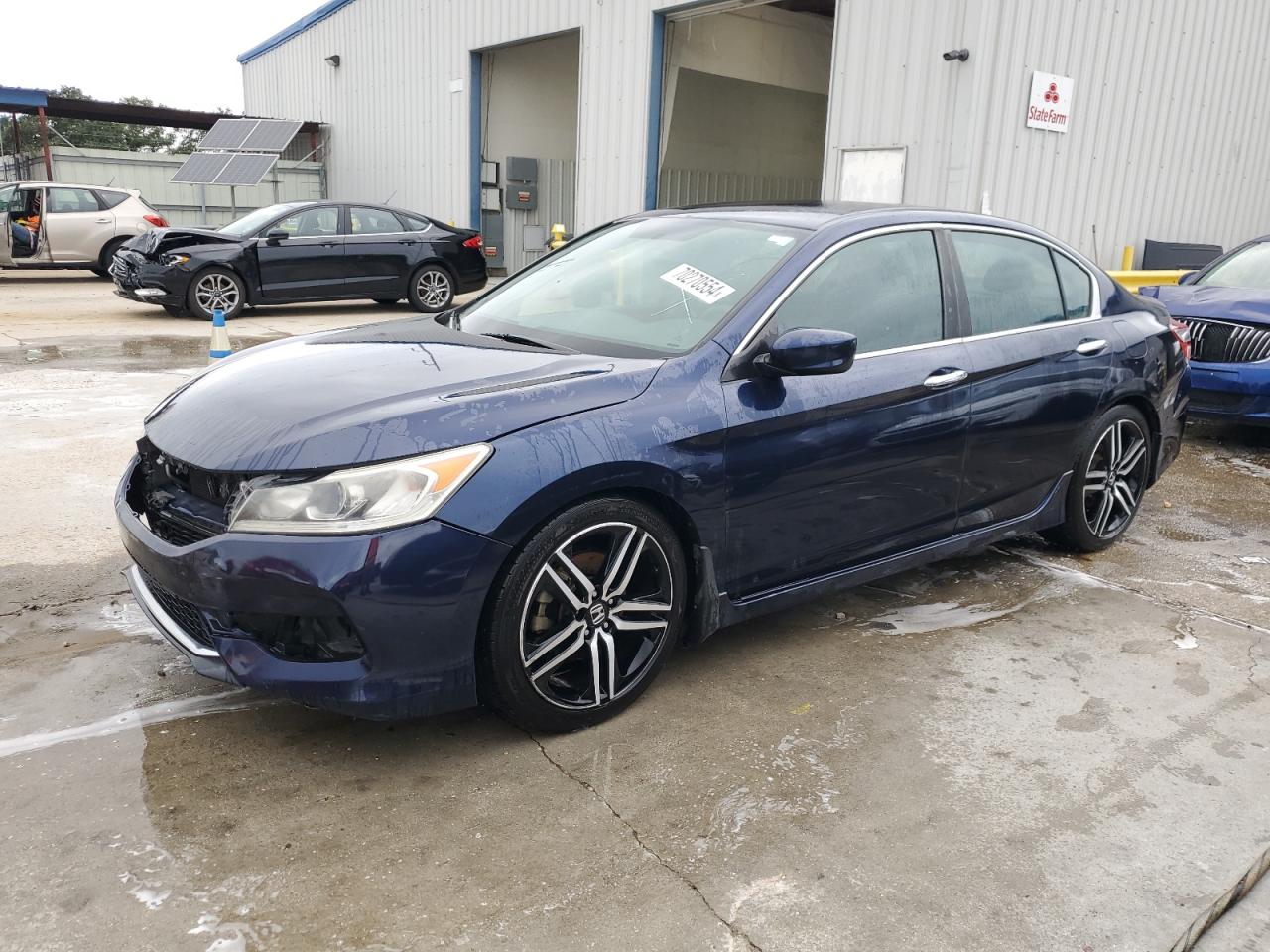 1HGCR2F11HA103918 2017 HONDA ACCORD - Image 1